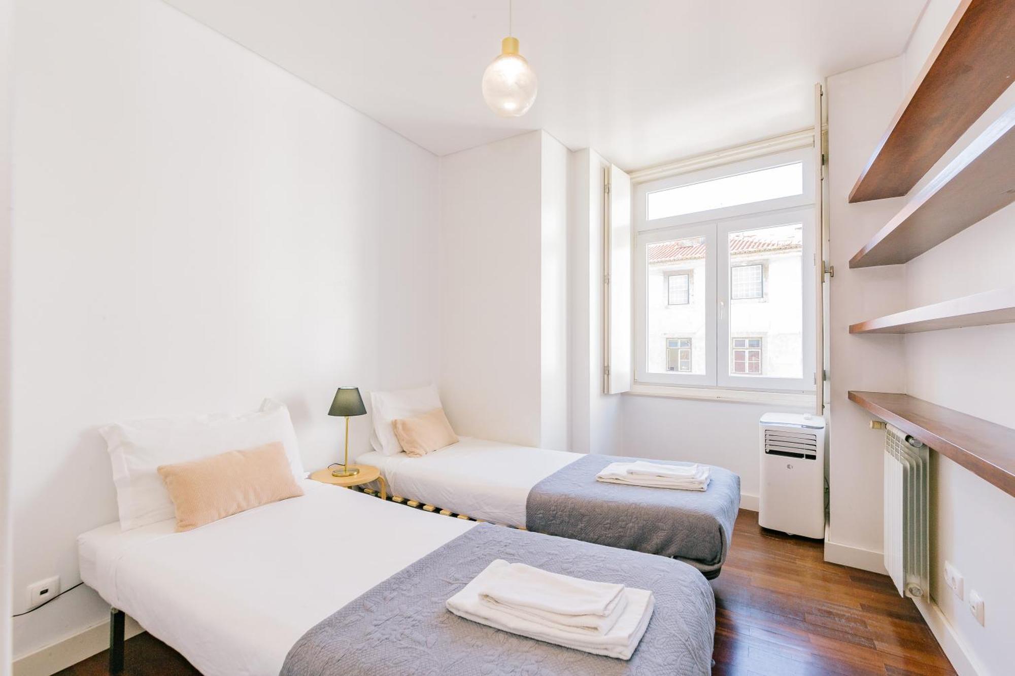 Chiado 2 Bedroom Elegant Apartment リスボン エクステリア 写真